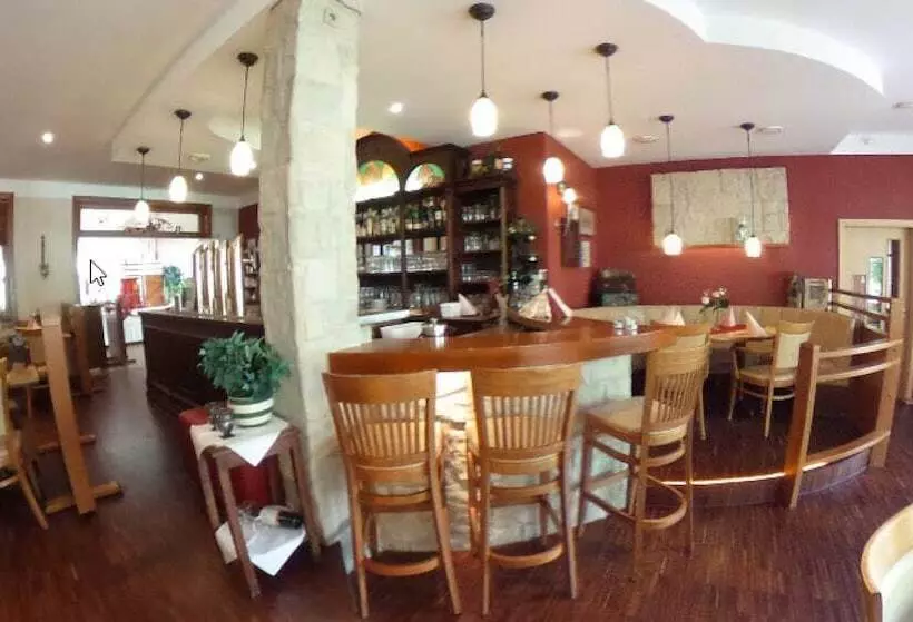 Отель & Restaurant Zum Deutschen Hause