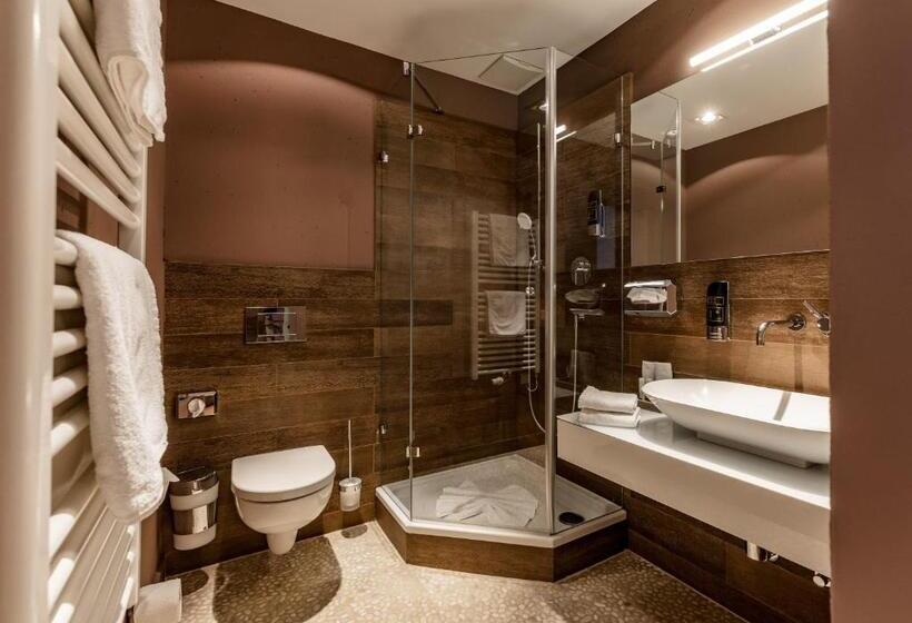 فندق Villa Lago Garni