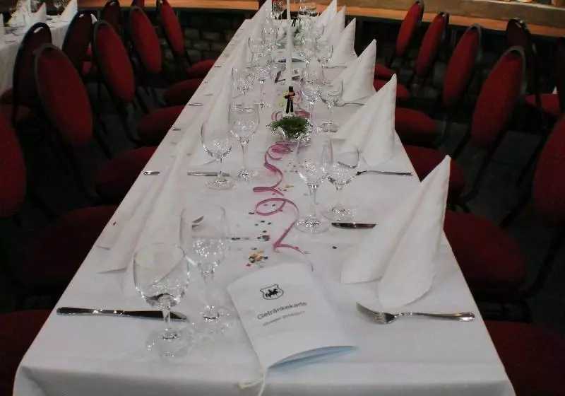 فندق Zur Kaiserpfalz