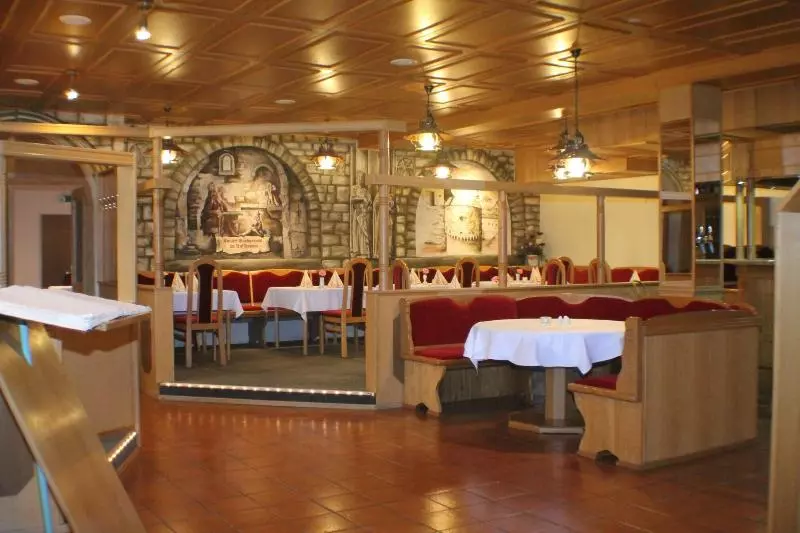 فندق Zur Kaiserpfalz