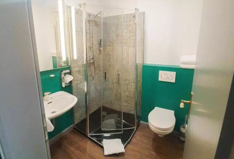 فندق Zur Kaiserpfalz