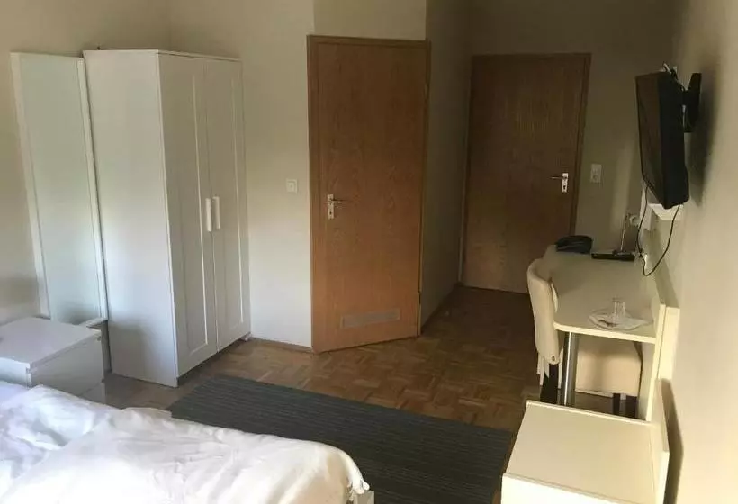 Отель Heinemann