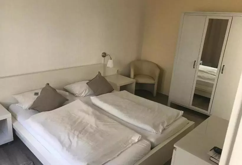 Отель Heinemann