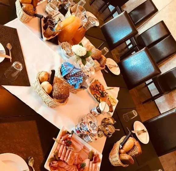 Отель Heinemann