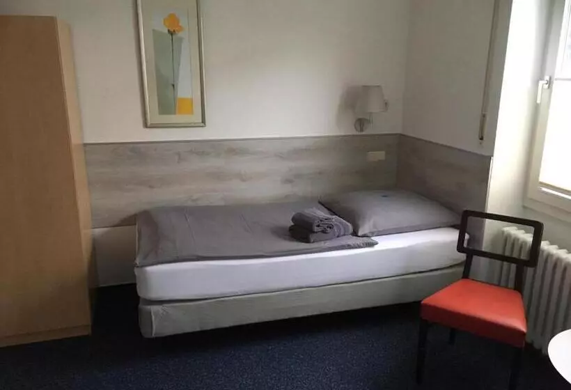 Отель Nell Breuning