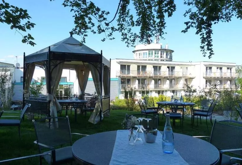 Отель Raitelberg Resort