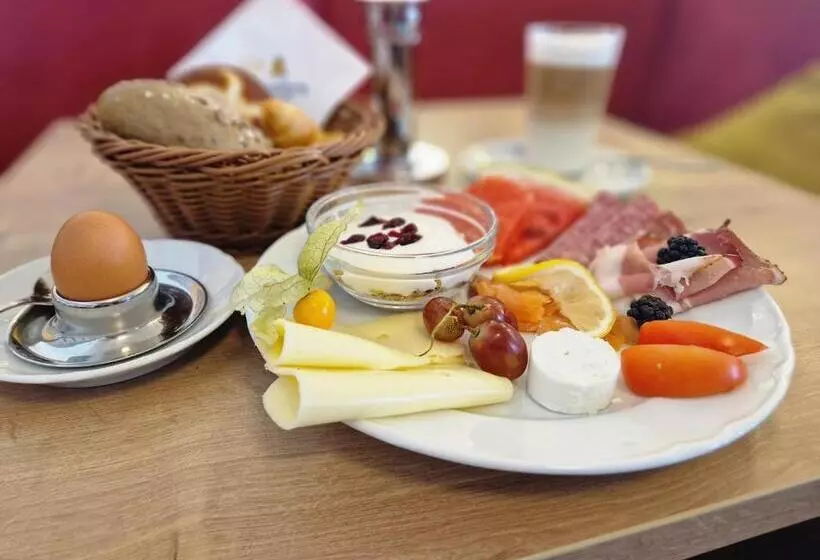 Отель Raitelberg Resort