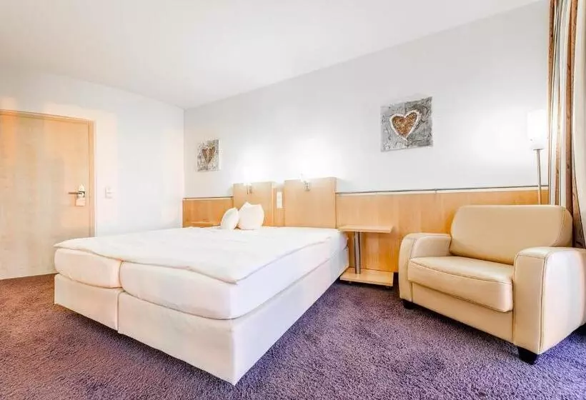 Отель Raitelberg Resort