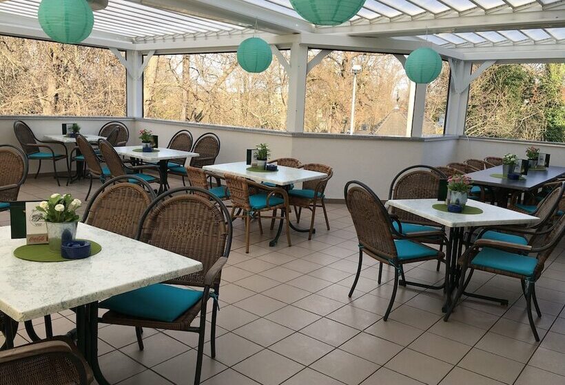 호텔 & Restaurant Park Cafe Isa