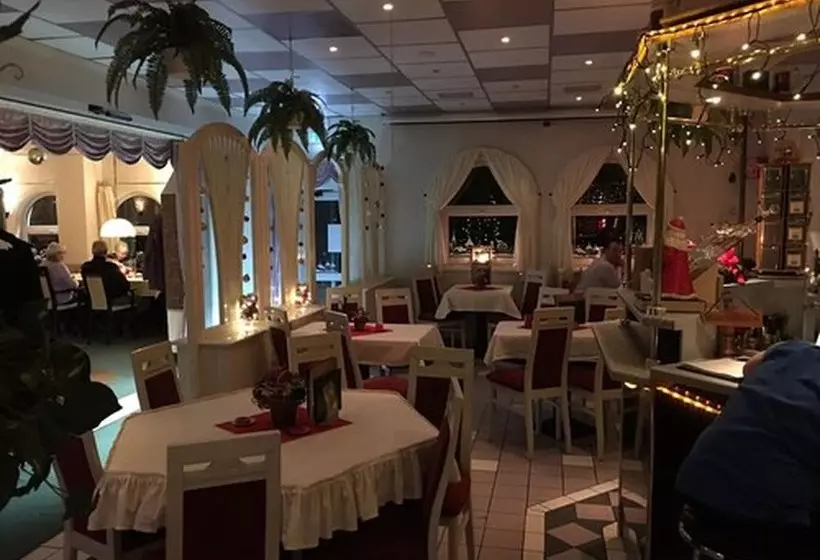 Отель & Restaurant Park Cafe Isa