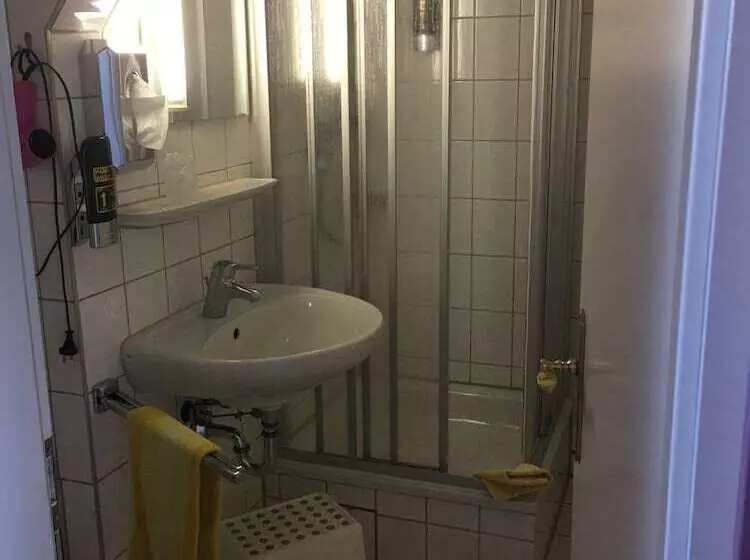 Отель & Restaurant Park Cafe Isa