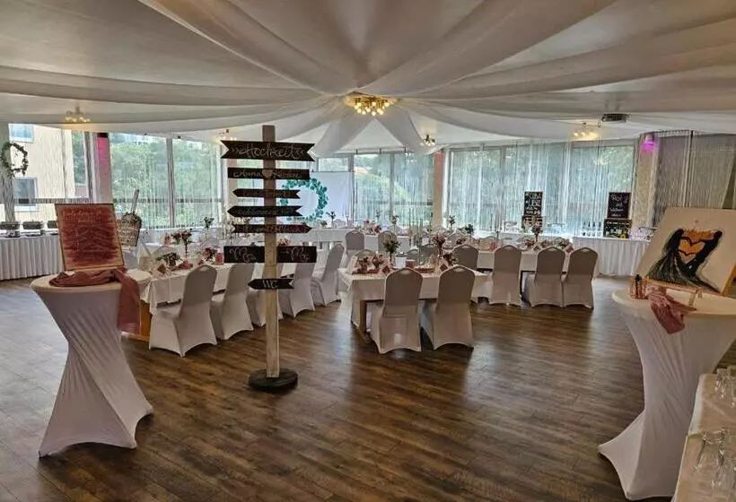 בית מלון כפרי Restaurant Thuringer Hof