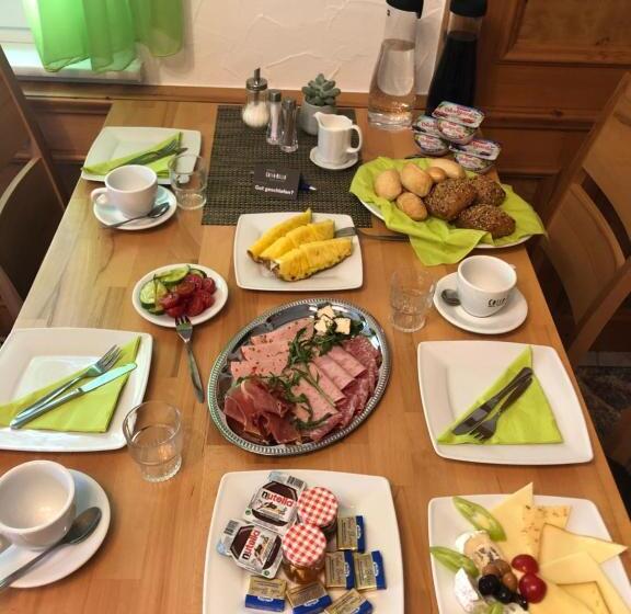 Coccobello In Der Villa Foret