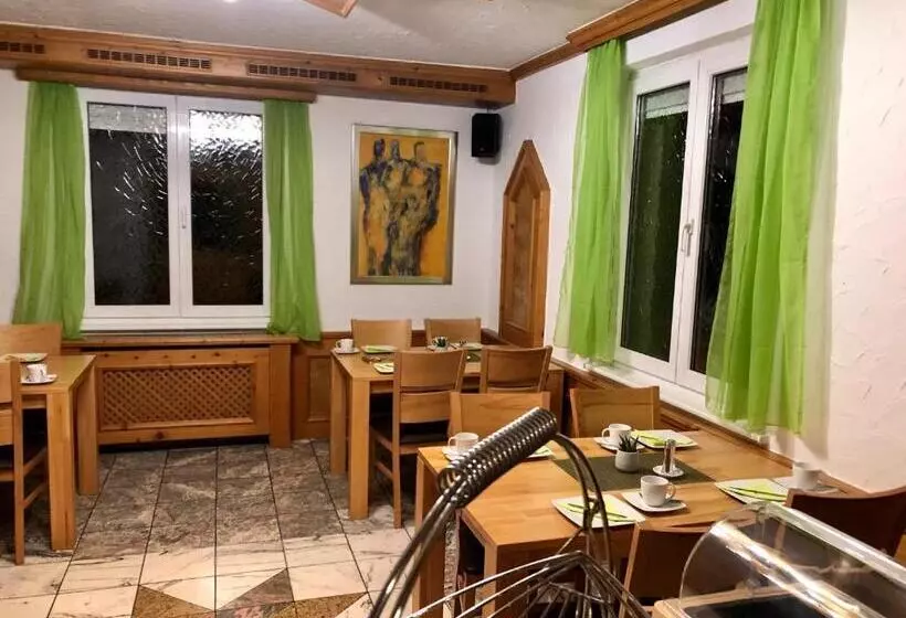 Coccobello In Der Villa Foret