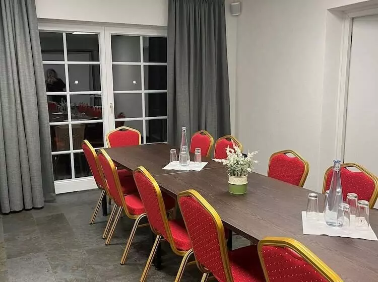 בית מלון כפרי Landgasthof Zur Burg Grenzau