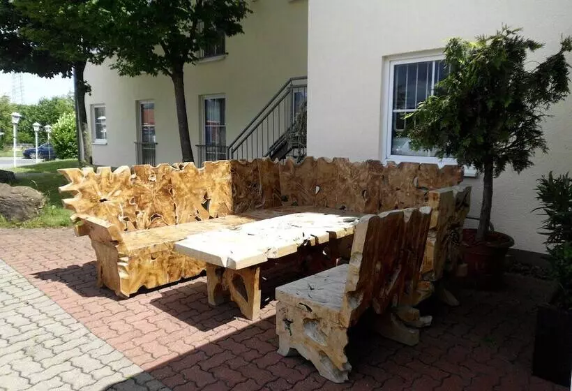 酒店 Montana Lauenau