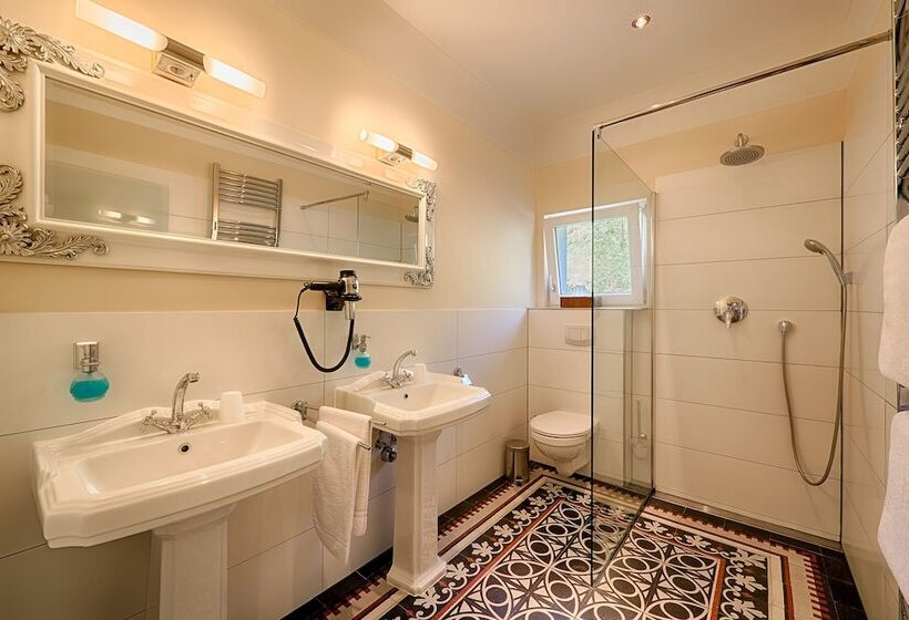 Отель Weinbergschloßchen