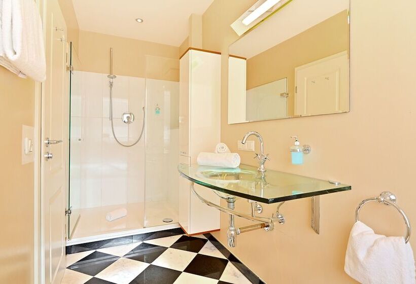 Отель Weinbergschloßchen