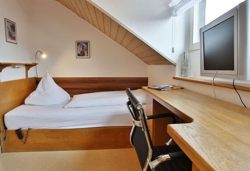 بنسيون Gasthof Rossle