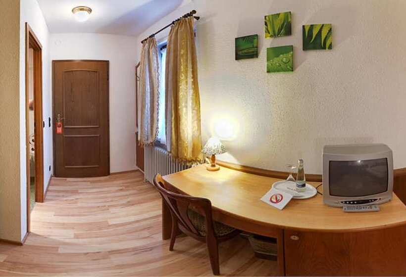 ペンション Lamm