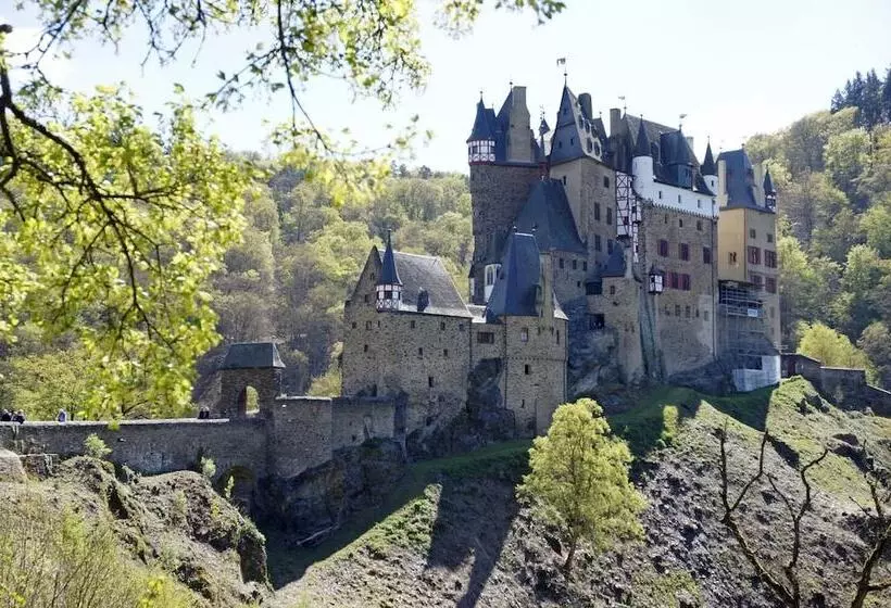 Winzerhotel   Restaurant Zum Moselstrand