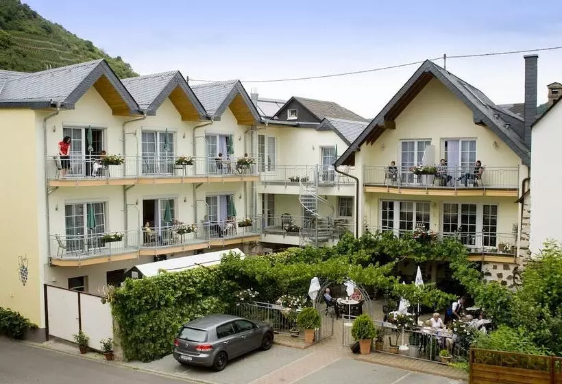 Winzerhotel   Restaurant Zum Moselstrand