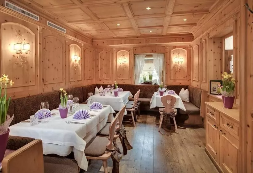 酒店 Der Reschenhof