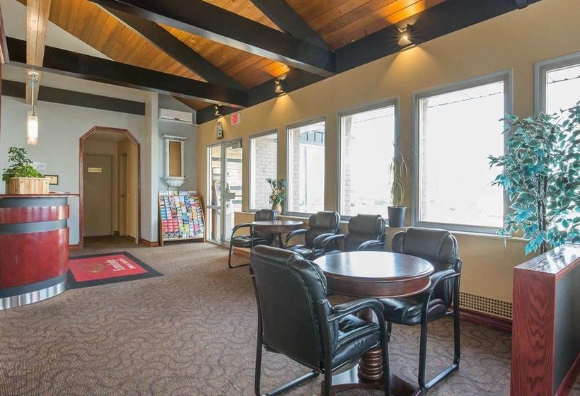 בית מלון כפרי Econo Lodge Inn & Suites City Centre