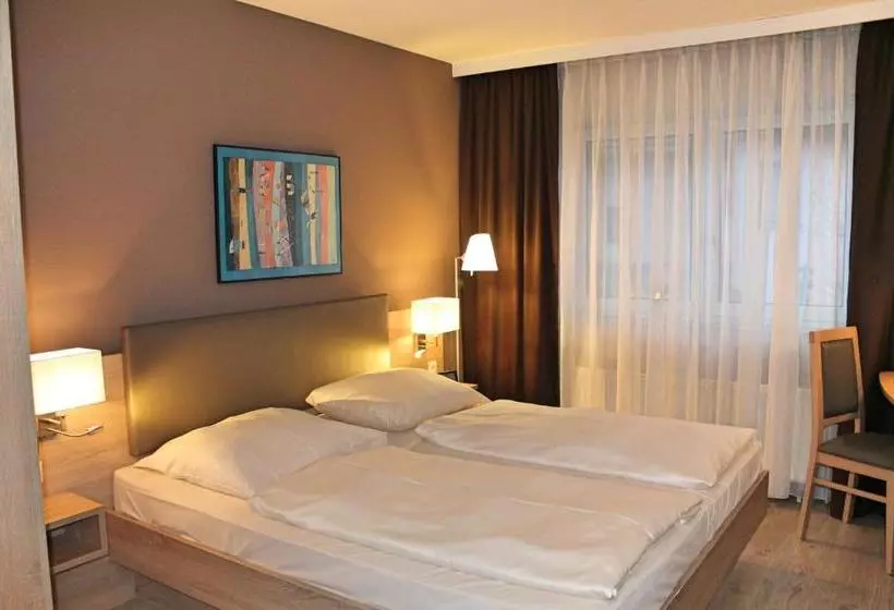 Отель Gasthof Gruner Wald