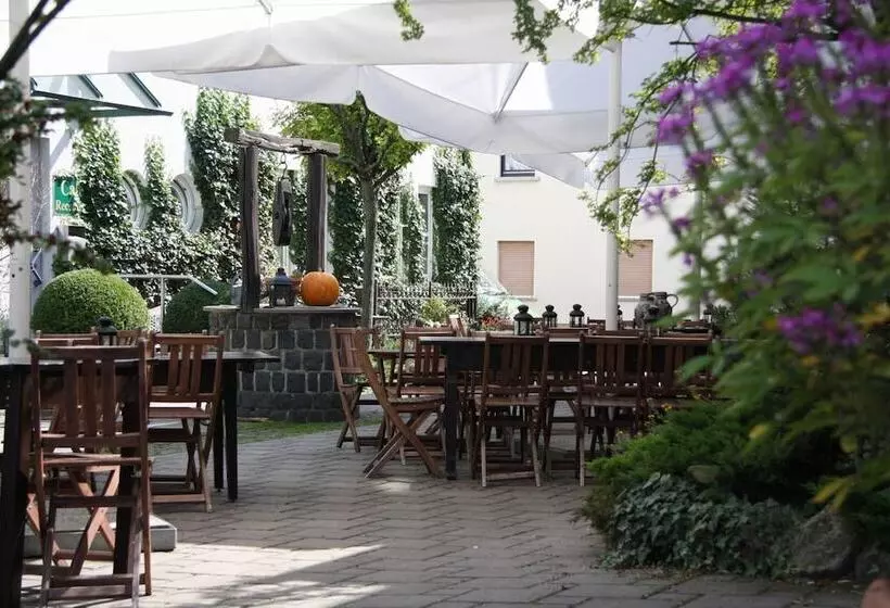 Отель Gasthof Gruner Wald