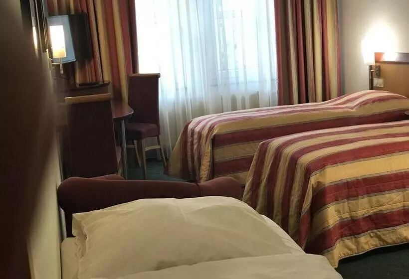 Отель Gasthof Gruner Wald