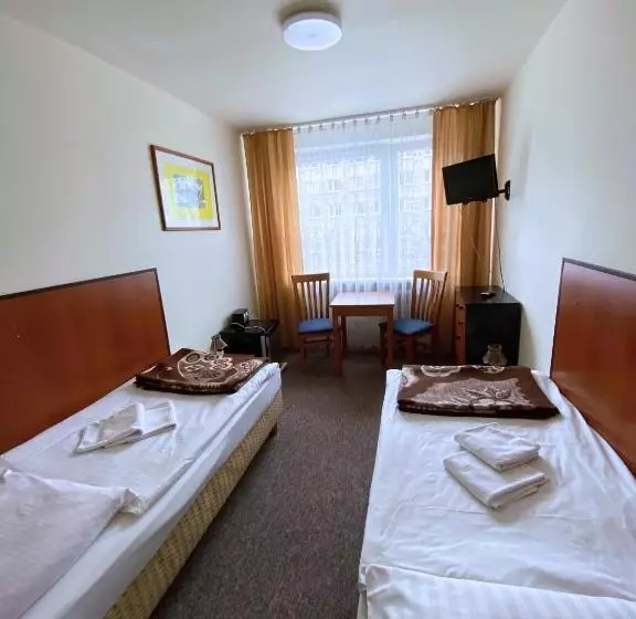 בית מלון כפרי Jantar Resort