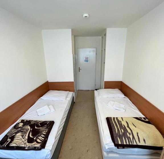 בית מלון כפרי Jantar Resort