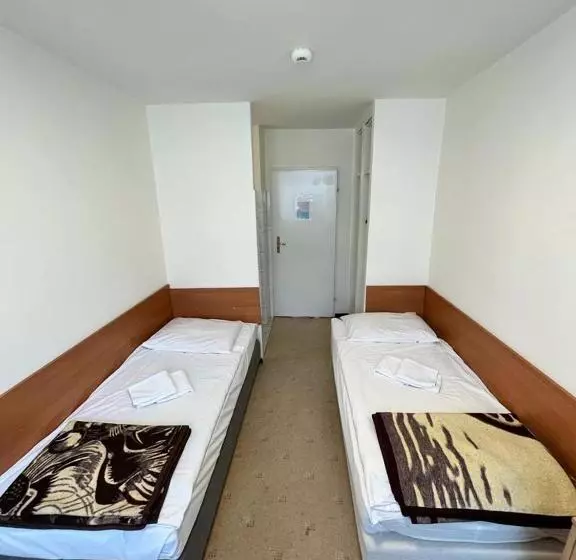 בית מלון כפרי Jantar Resort