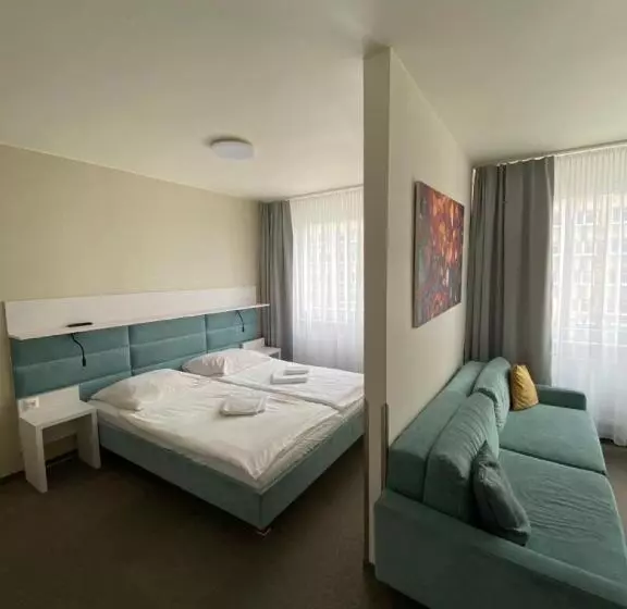 בית מלון כפרי Jantar Resort