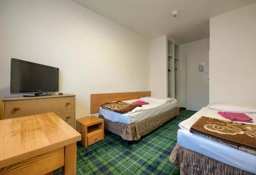 בית מלון כפרי Jantar Resort