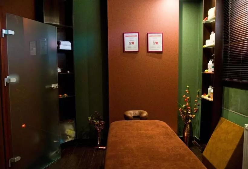 ホテル Novum & Spa