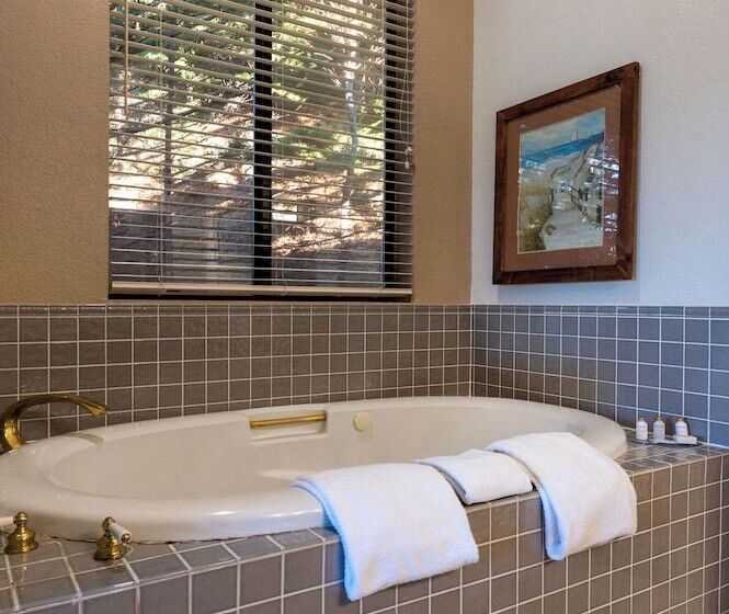 فندق Wharf Master's Inn