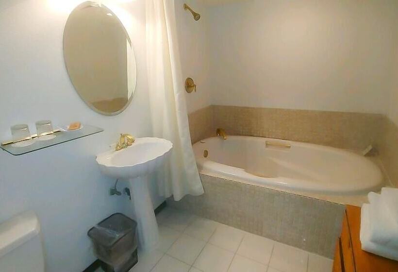 فندق Wharf Master's Inn