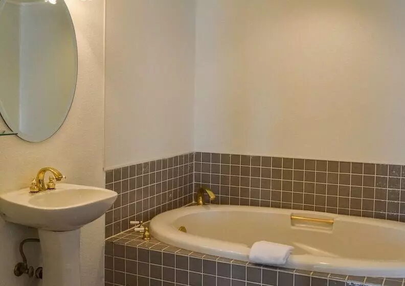 酒店 Wharf Master's Inn