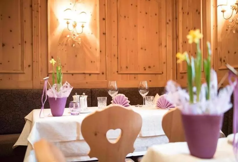 酒店 Der Reschenhof