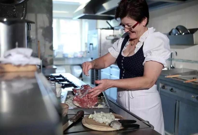 ペンション Perbersdorfer Heuriger