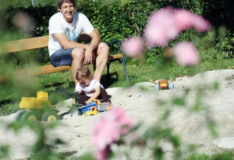 ペンション Perbersdorfer Heuriger