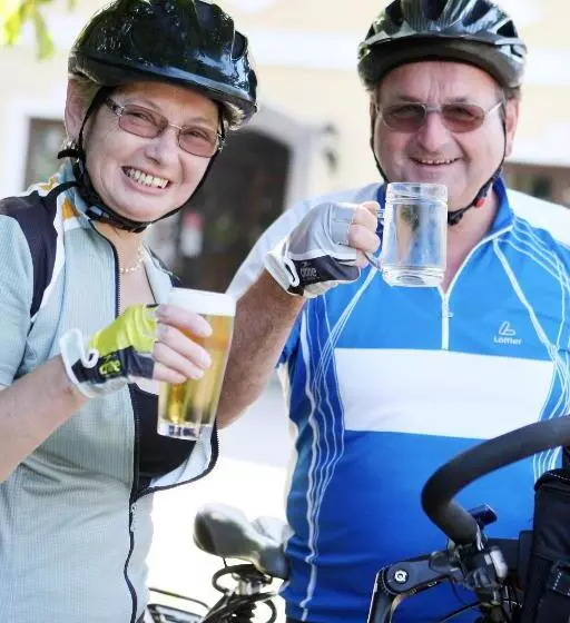 ペンション Perbersdorfer Heuriger