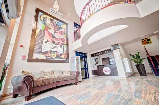 汽车旅馆 Hotel & Restauracja Picaro