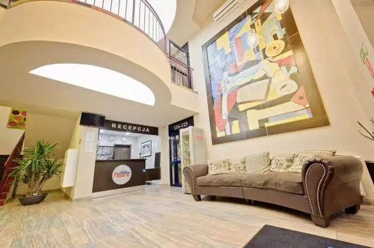 汽车旅馆 Hotel & Restauracja Picaro