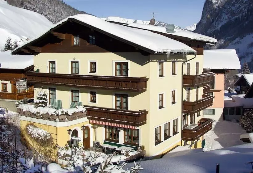 Und Aparthotel Almrösl