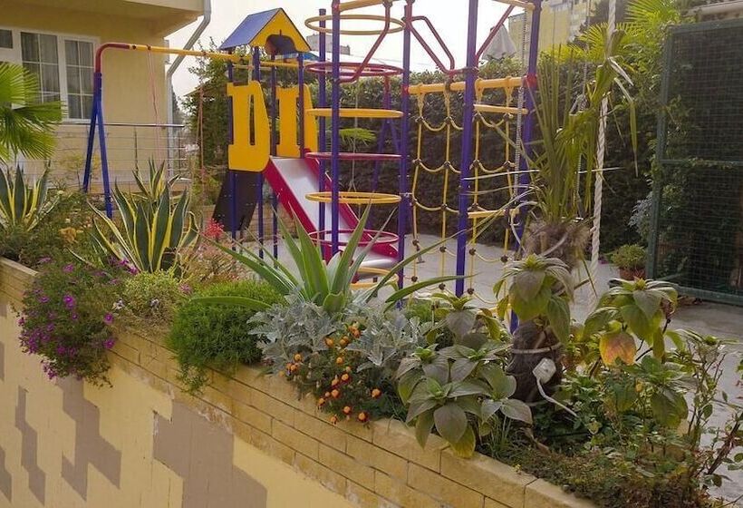 بنسيون Guest House Planeta Mov