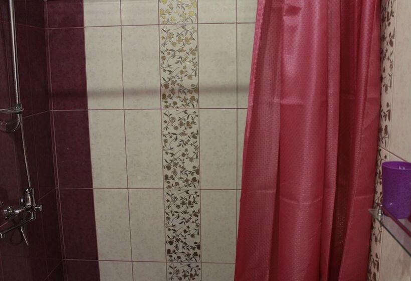 بنسيون Guest House Planeta Mov