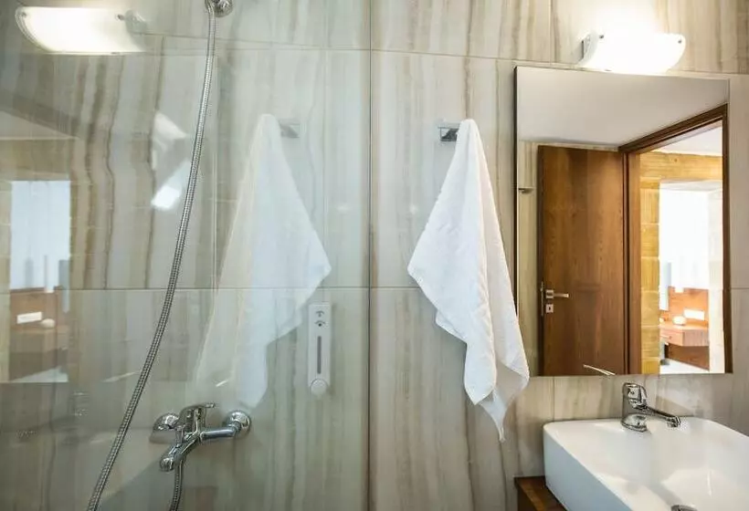 Agarathos Homes